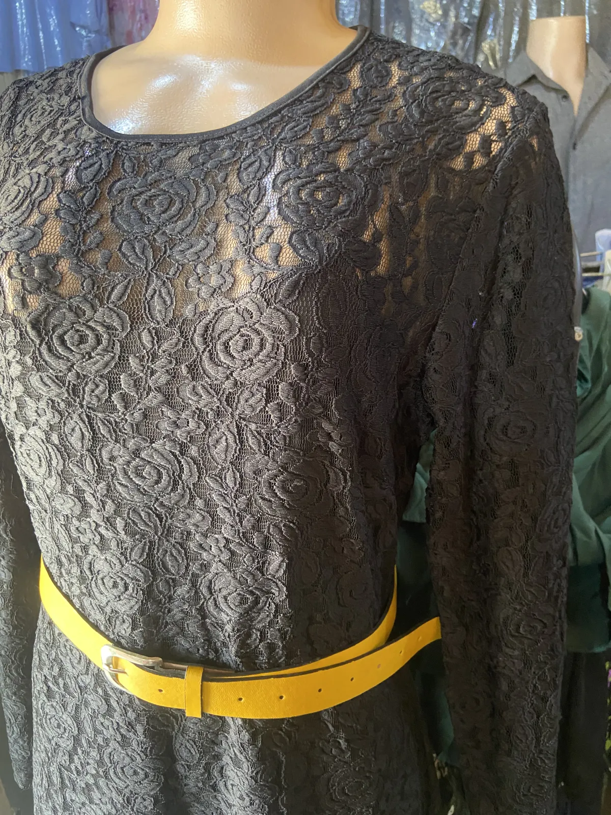 Robe longue manche noire dentelle